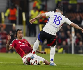 爱游戏app下载 -里昂发布备战花絮；今夜造点机会；欧联任务艰巨；阵容厚度经受考验的简单介绍