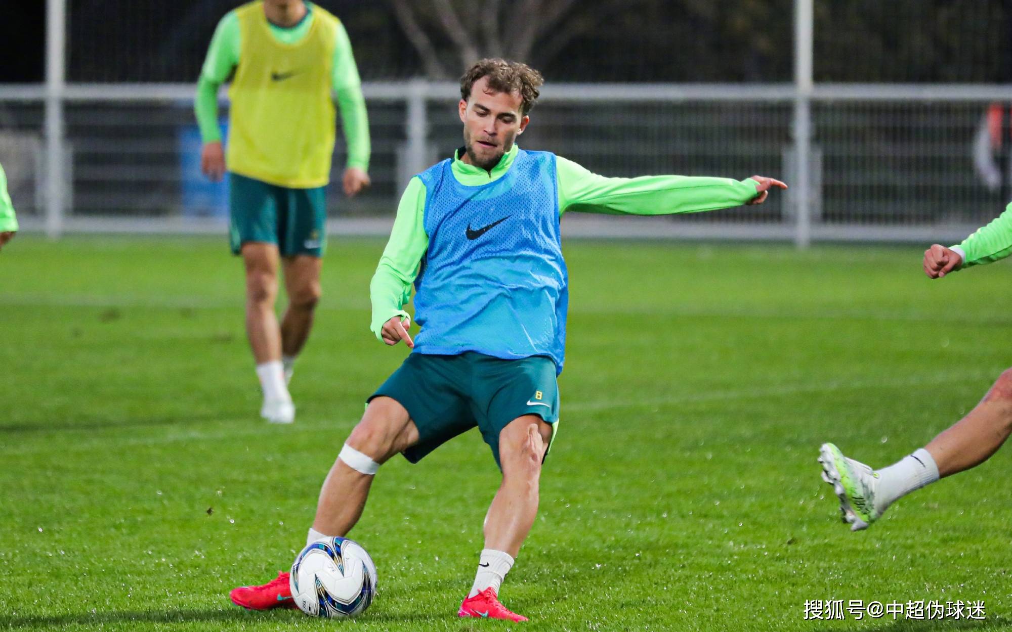 转会期中超传出新动向，广州队豪取连胜，管理层表态——赛场秩序良好，临场指挥获称赞的简单介绍