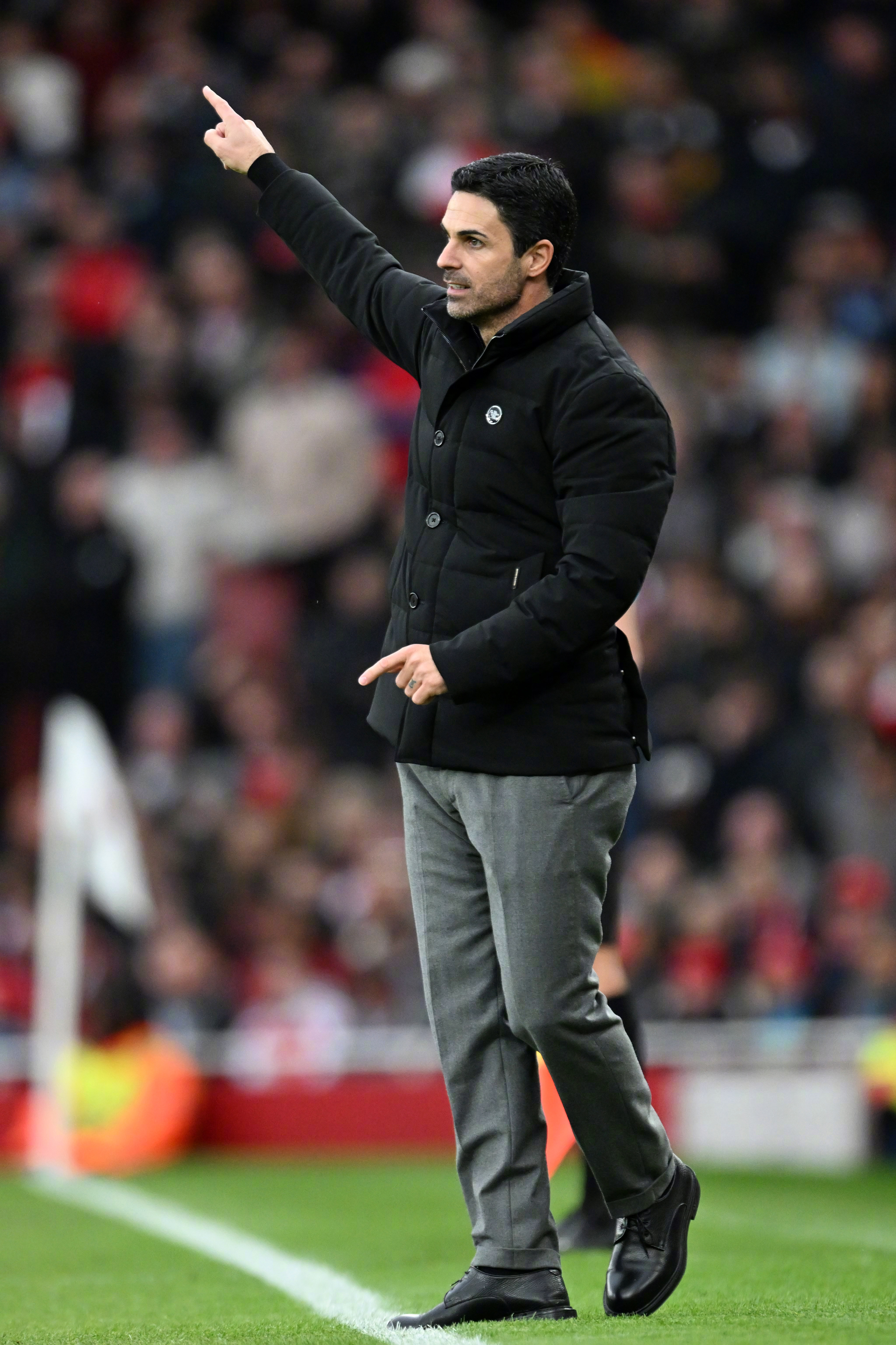 赛地聚焦：西甲关键时刻热度飙升，利物浦主帅复盘，赛场秩序良好，阵容厚度经受考验的简单介绍